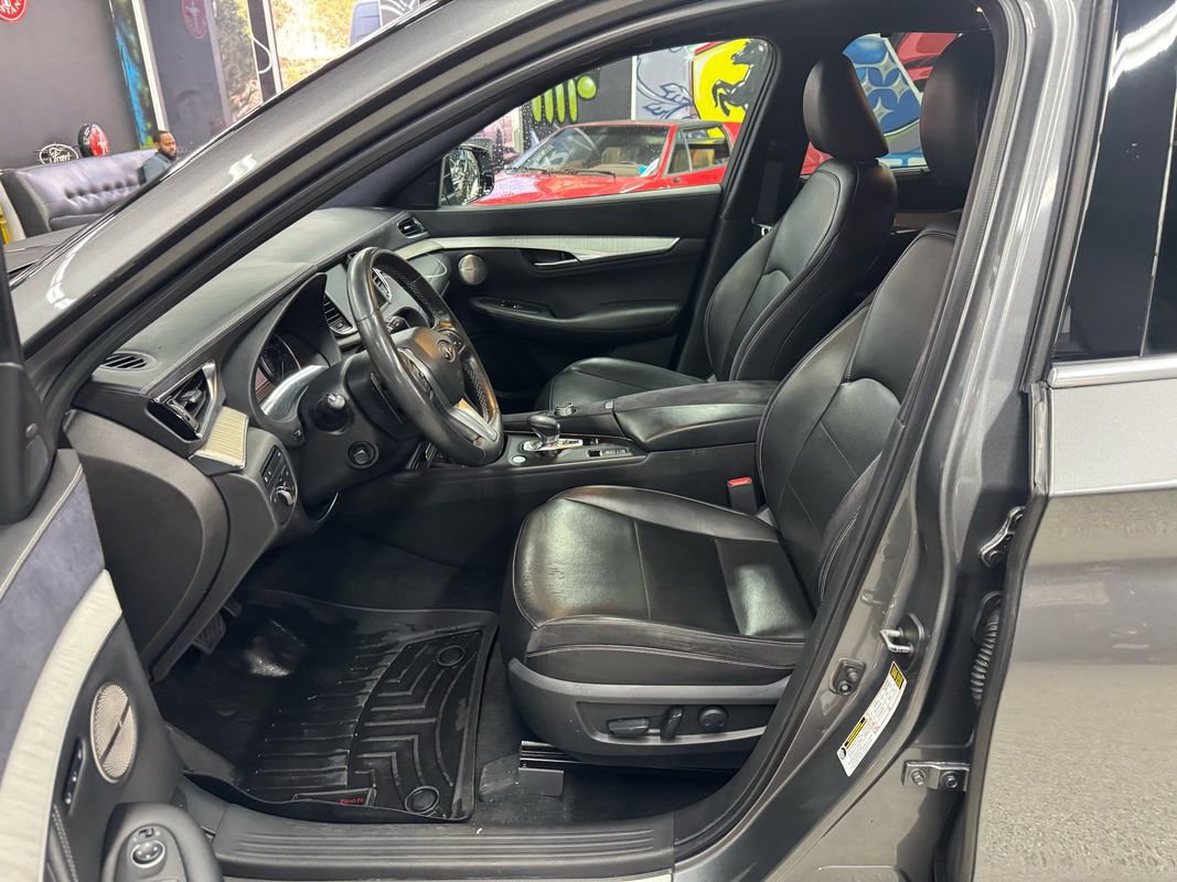 Used 2019 INFINITI QX50 Essential w/ Sensory Package AWD/4WD image 10