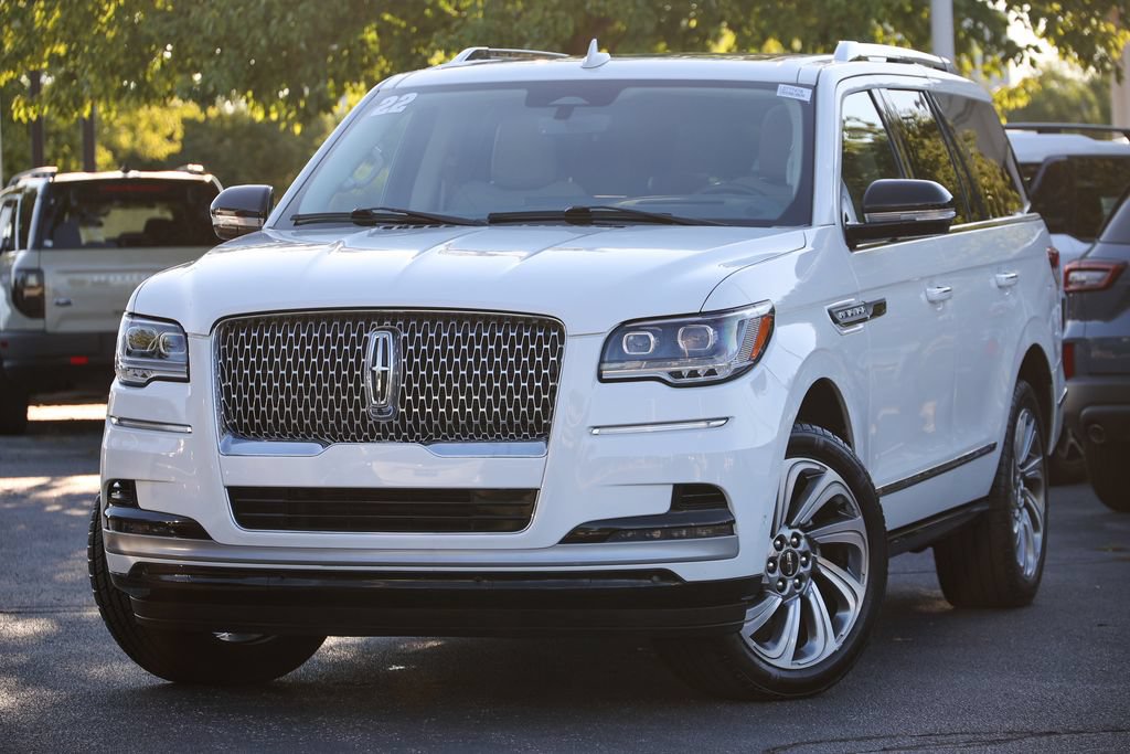Used 2022 Lincoln Navigator Reserve AWD/4WD image 16