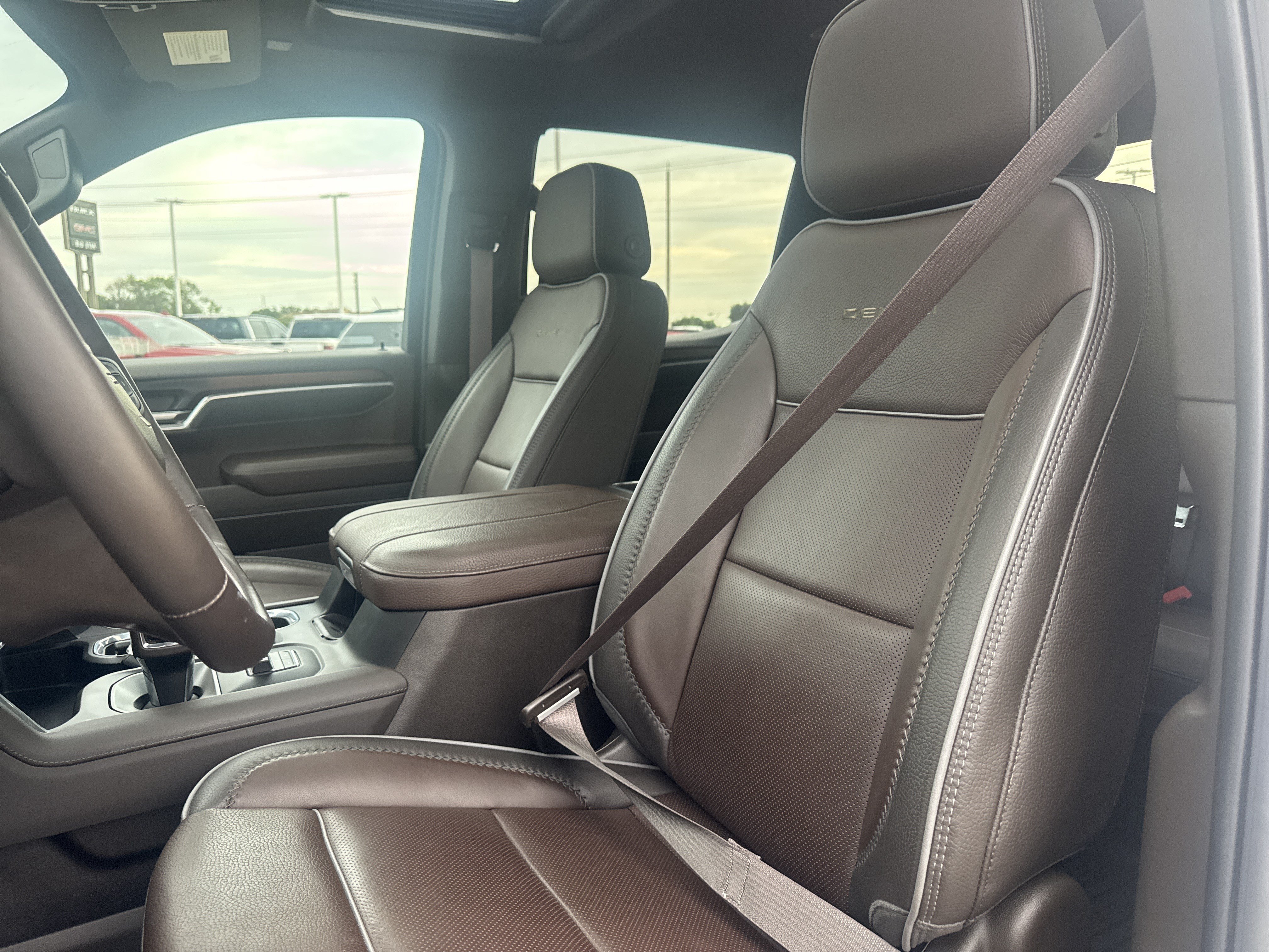 Used 2025 GMC Sierra 1500 Denali AWD/4WD image 7