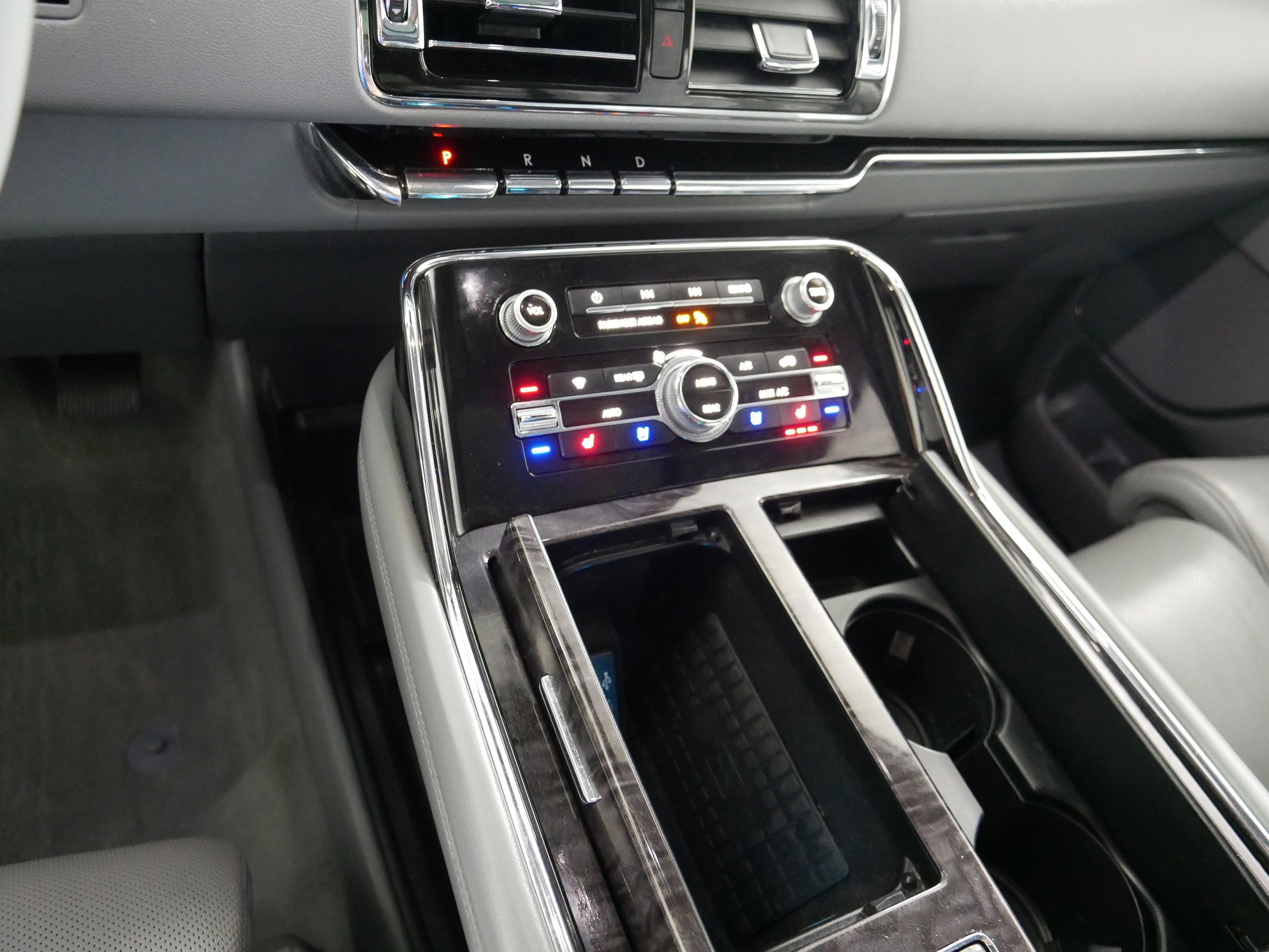 Used 2018 Lincoln Navigator Reserve w/ Technology Package AWD/4WD image 24