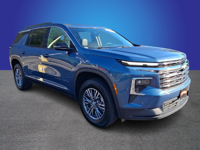 Used 2025 Chevrolet Traverse LT AWD/4WD image 3