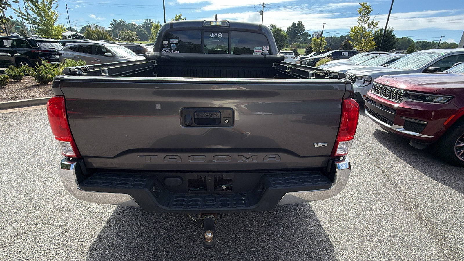 Used 2016 Toyota Tacoma SR5 RWD image 8