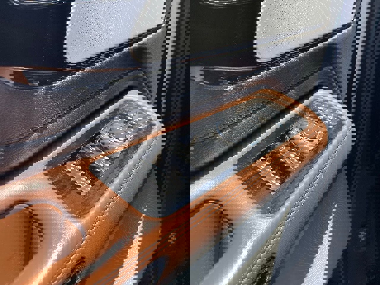 Used 2021 Lincoln Aviator Reserve w/ Equipment Group 210A AWD/4WD image 5