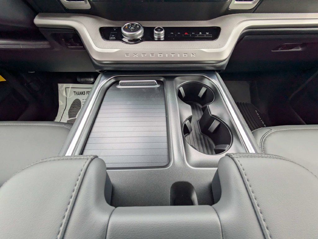 New 2027 Ford Expedition Active RWD image 20