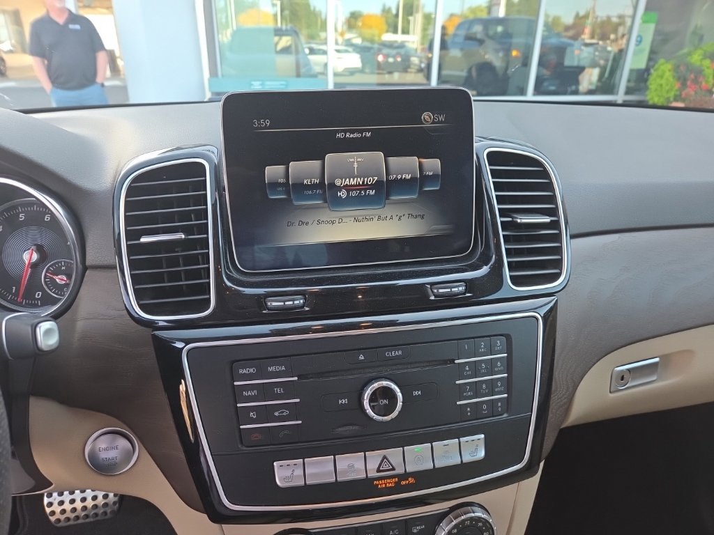 Used 2019 Mercedes-Benz GLE 400 4MATIC image 11