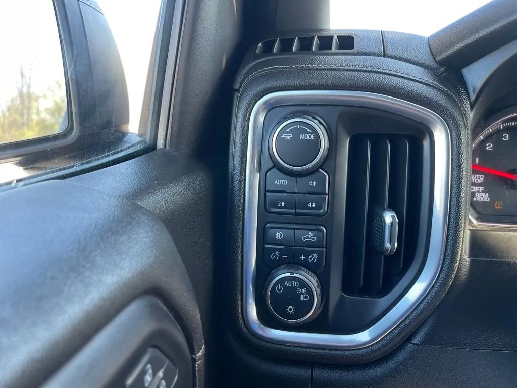Used 2020 Chevrolet Silverado 1500 RST AWD/4WD image 28