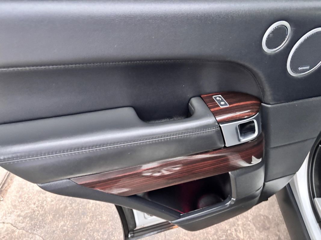 Used 2017 Land Rover Range Rover HSE image 35