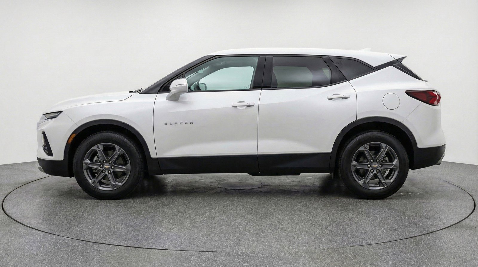Used 2025 Chevrolet Blazer LT FWD image 5