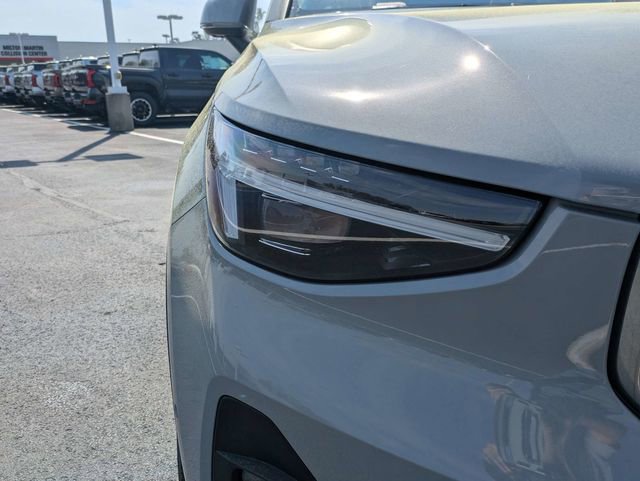Used 2025 Volvo XC40 B5 Plus w/ Protection Package Premier image 10
