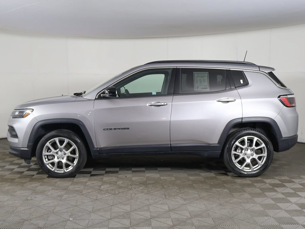Used 2023 Jeep Compass Latitude AWD/4WD image 15