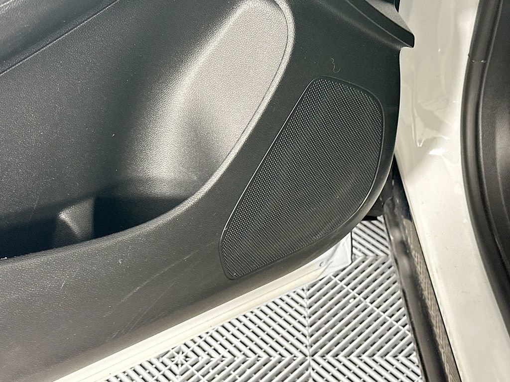 Used 2025 Buick Envista Sport Touring image 25