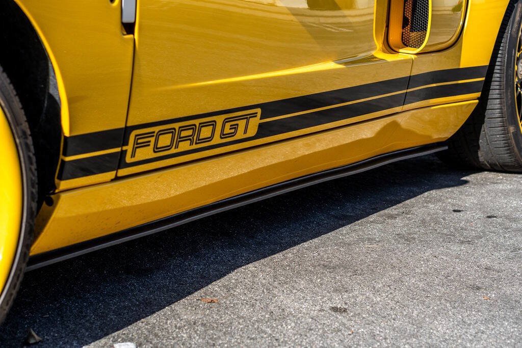 Used 2006 Ford GT RWD image 92