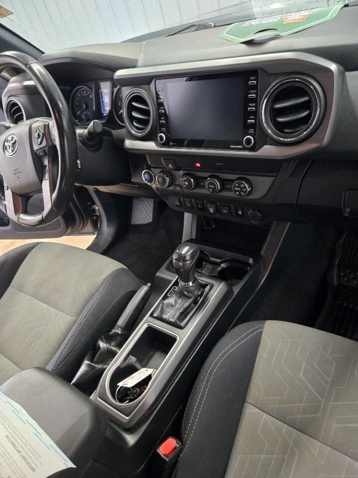 Used 2020 Toyota Tacoma TRD Off-Road w/ Technology Package AWD/4WD image 27