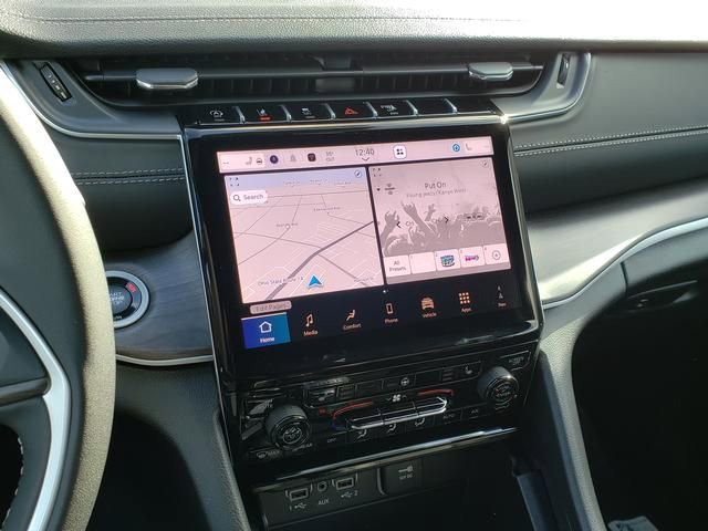 New 2025 Jeep Grand Cherokee L Limited image 11