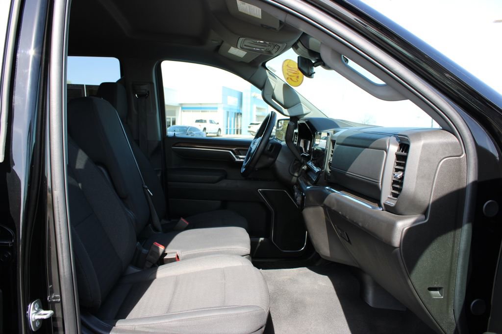 Used 2025 Chevrolet Silverado 1500 LT w/ Work Truck Package AWD/4WD image 28