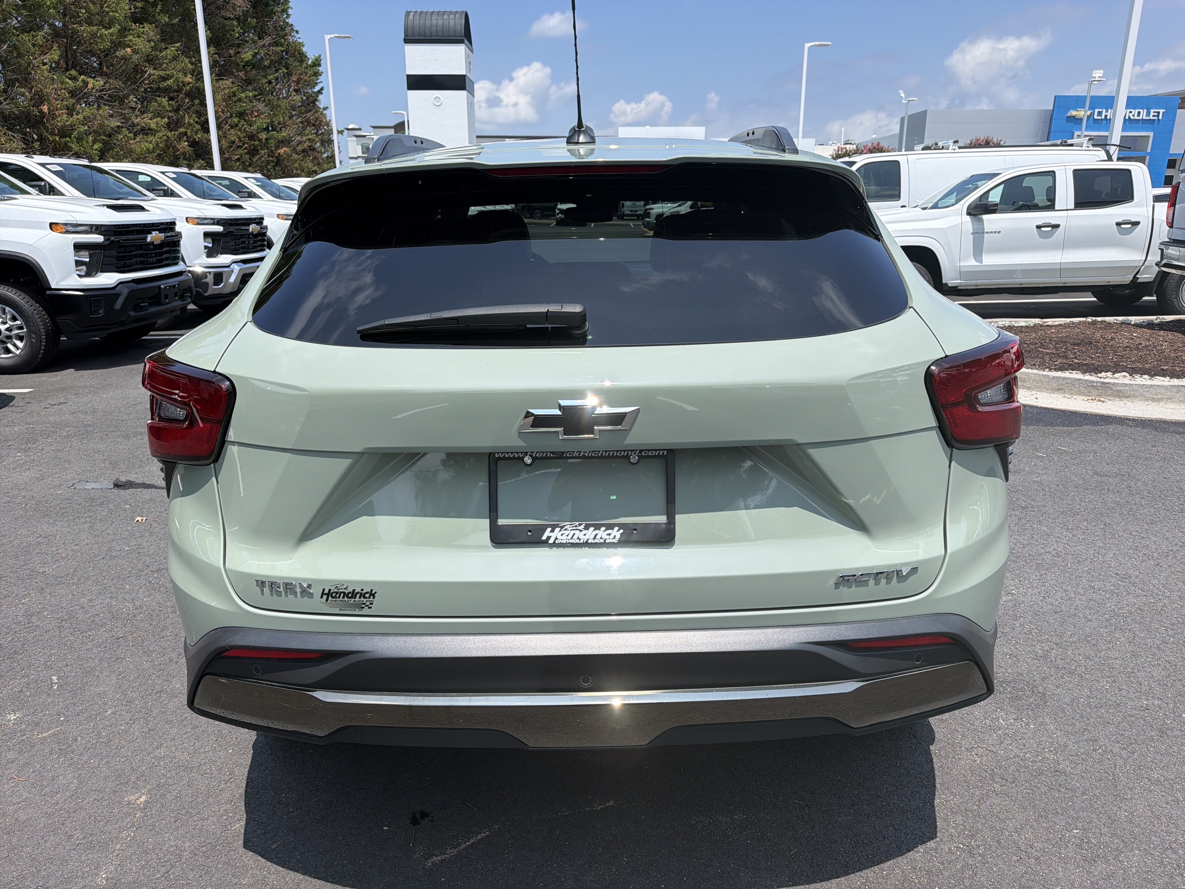 Used 2025 Chevrolet Trax ACTIV w/ Sunroof Package FWD image 9