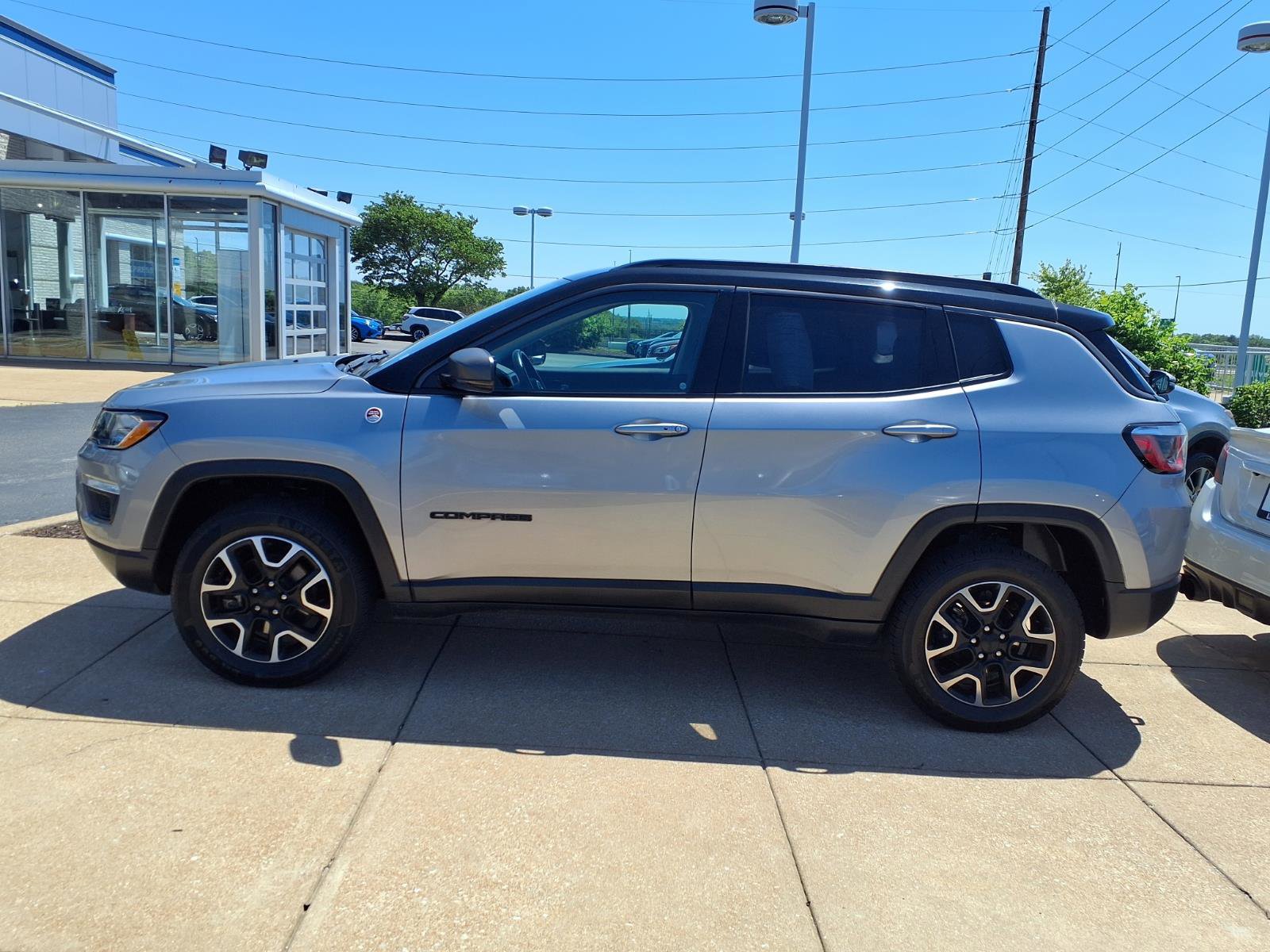 Used 2019 Jeep Compass Trailhawk w/ Cold Weather Group AWD/4WD image 19