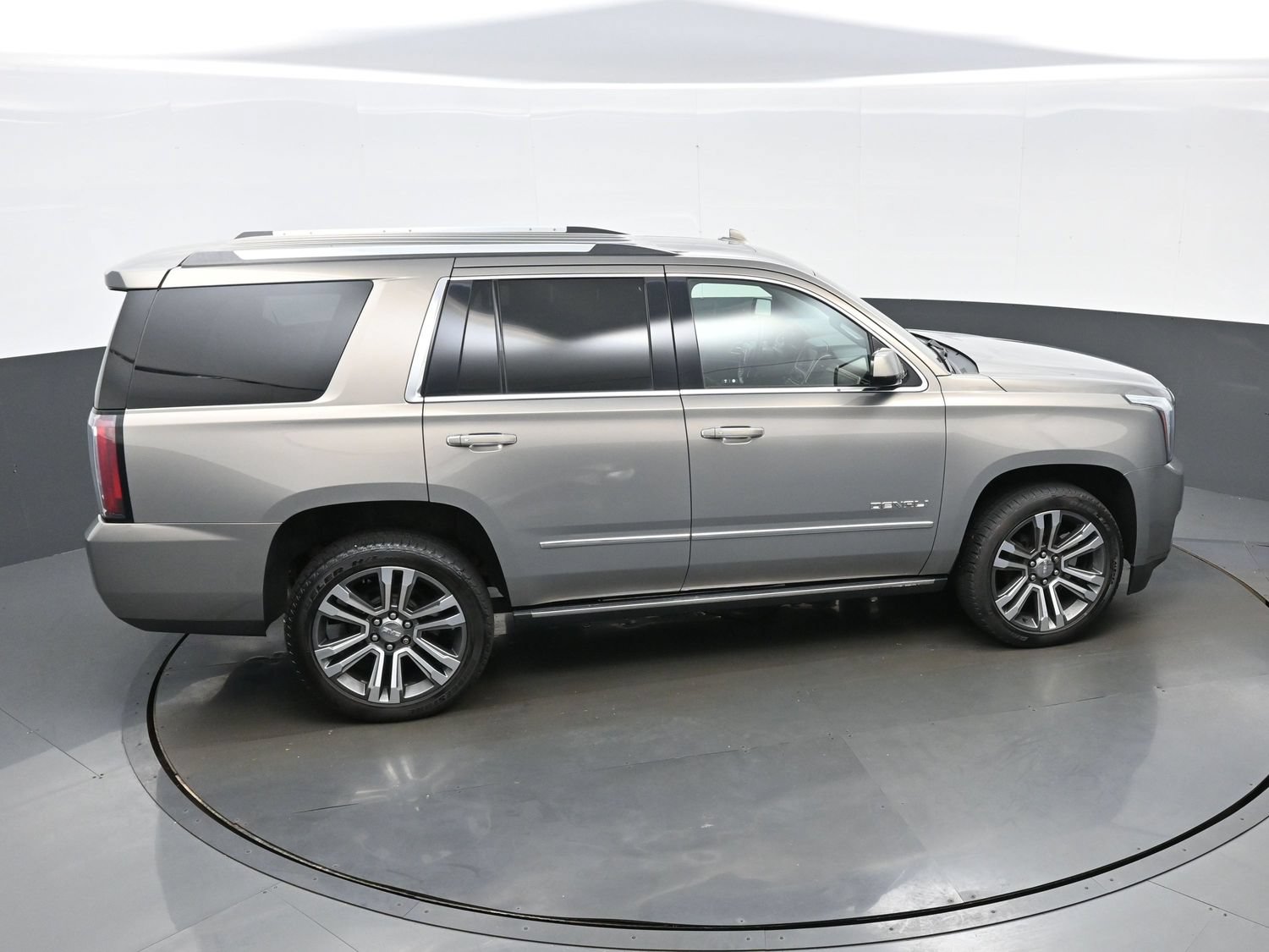 Used 2019 GMC Yukon Denali w/ Denali Ultimate Package AWD/4WD image 41