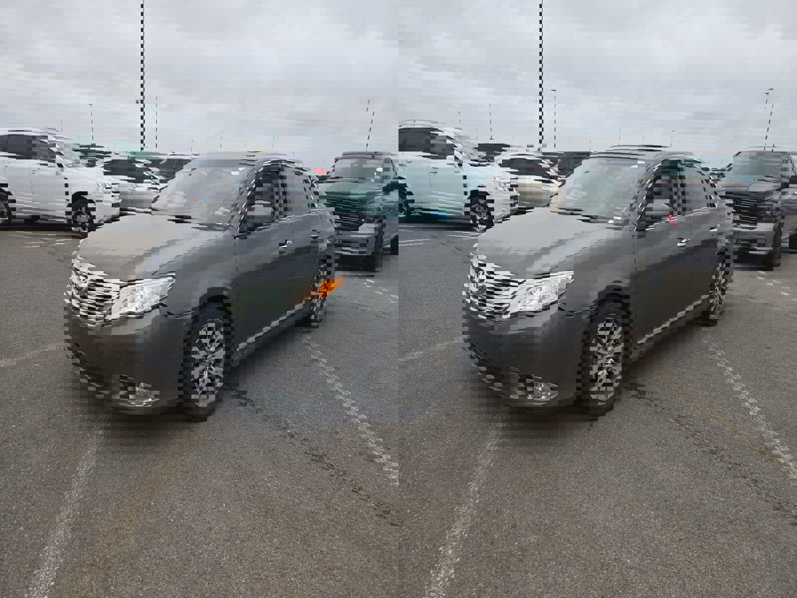 Used 2011 Toyota Avalon Limited FWD image 1