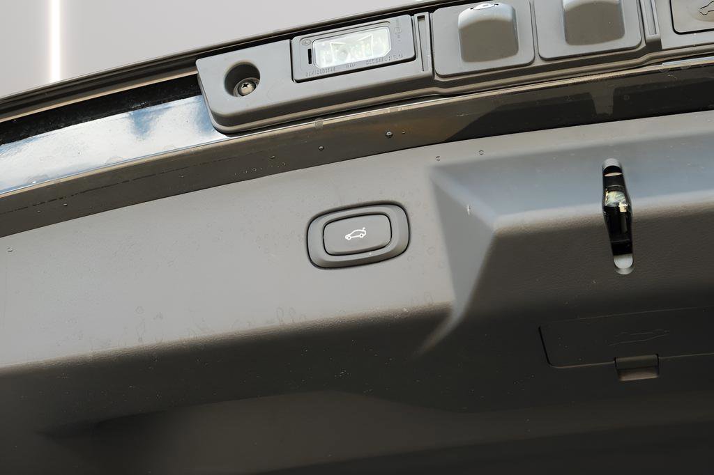 New 2025 VinFast VF 8 Plus image 25