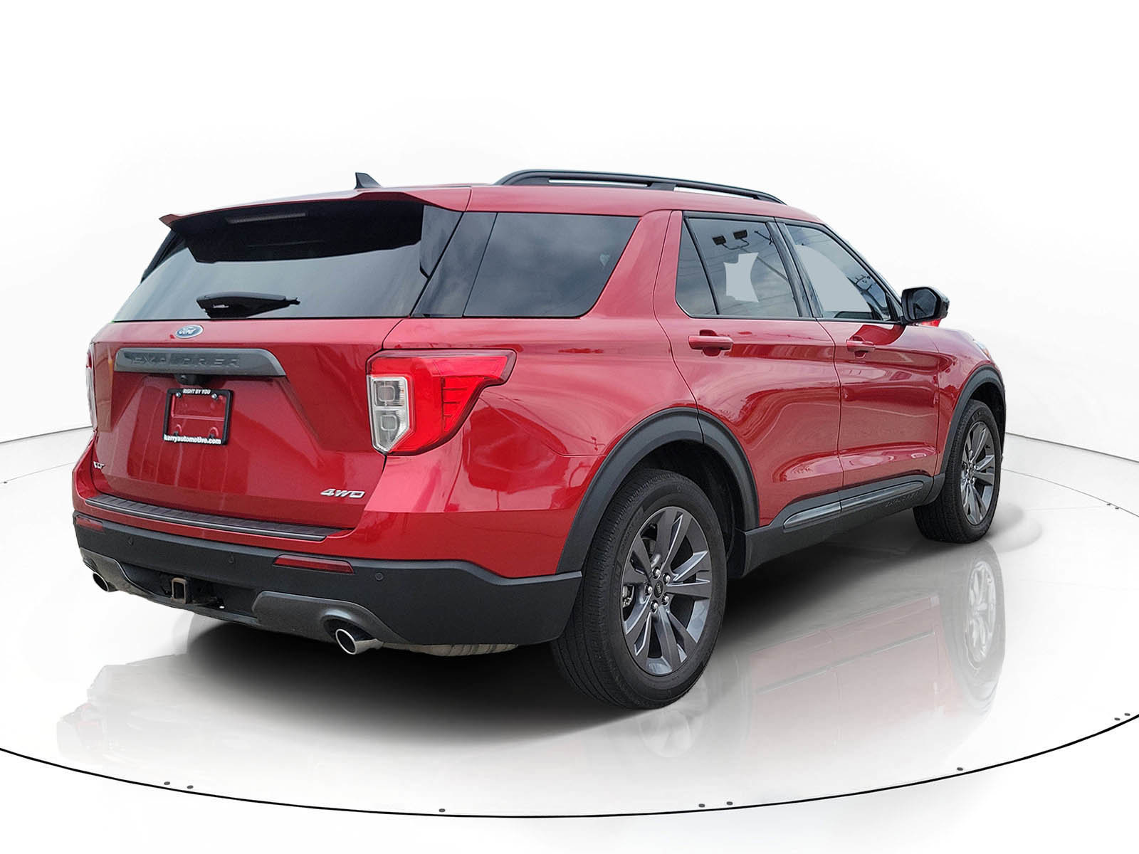 Used 2023 Ford Explorer XLT w/ Equipment Group 202A AWD/4WD image 3