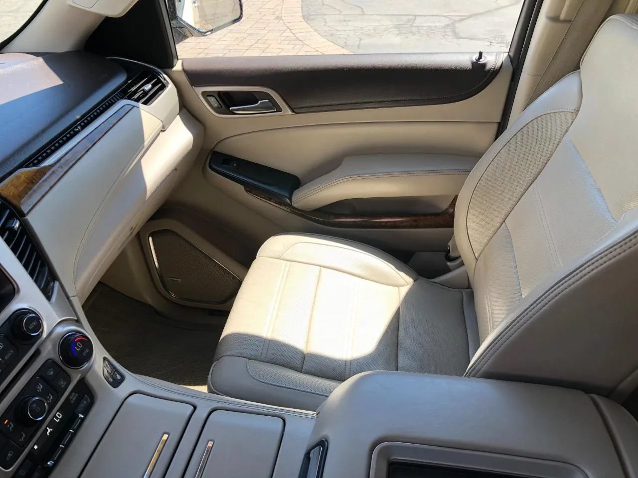 Used 2015 GMC Yukon XL Denali w/ Touring Package AWD/4WD image 35