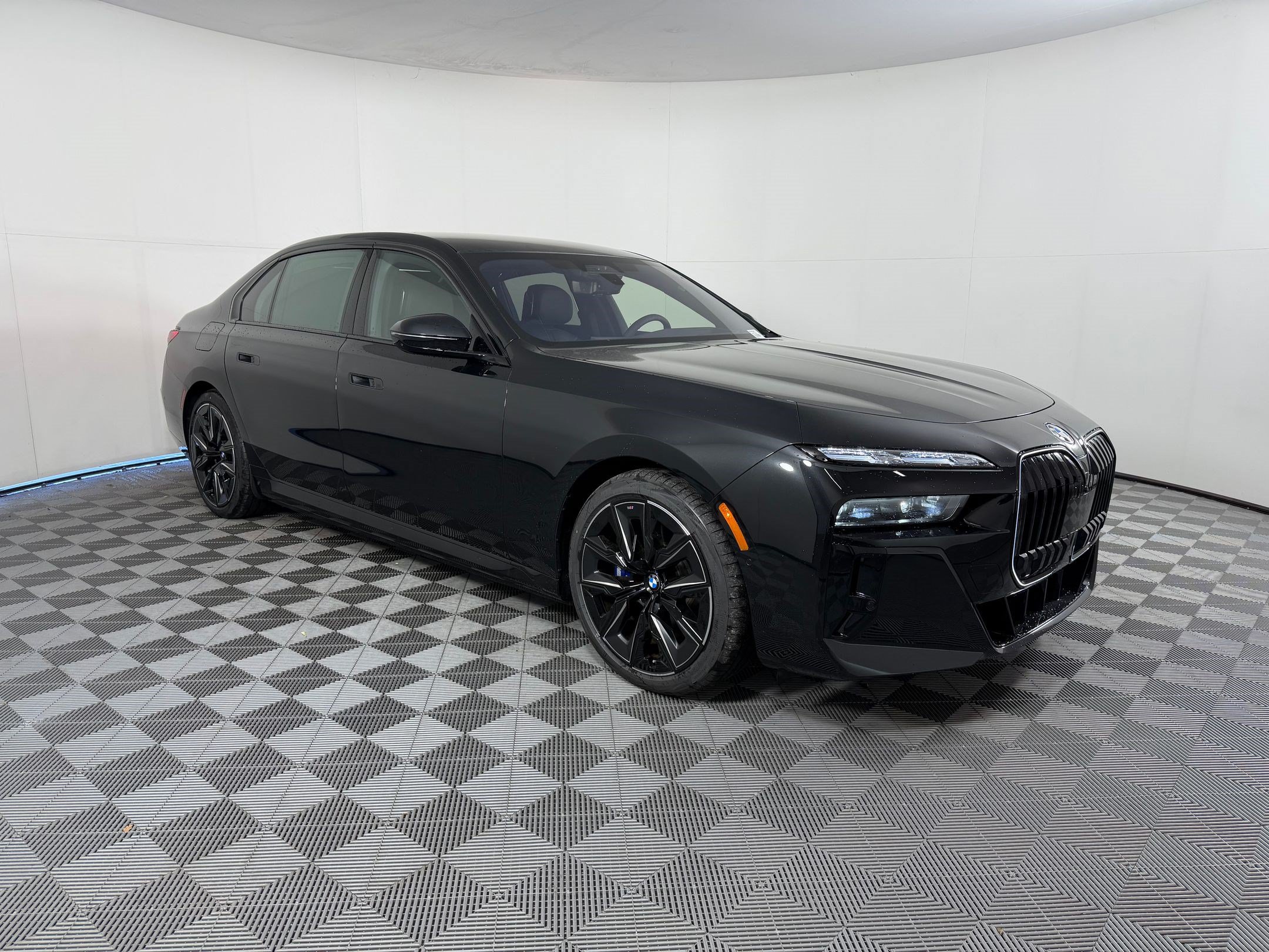 New 2026 BMW 750e xDrive w/ Executive Package AWD/4WD image 7