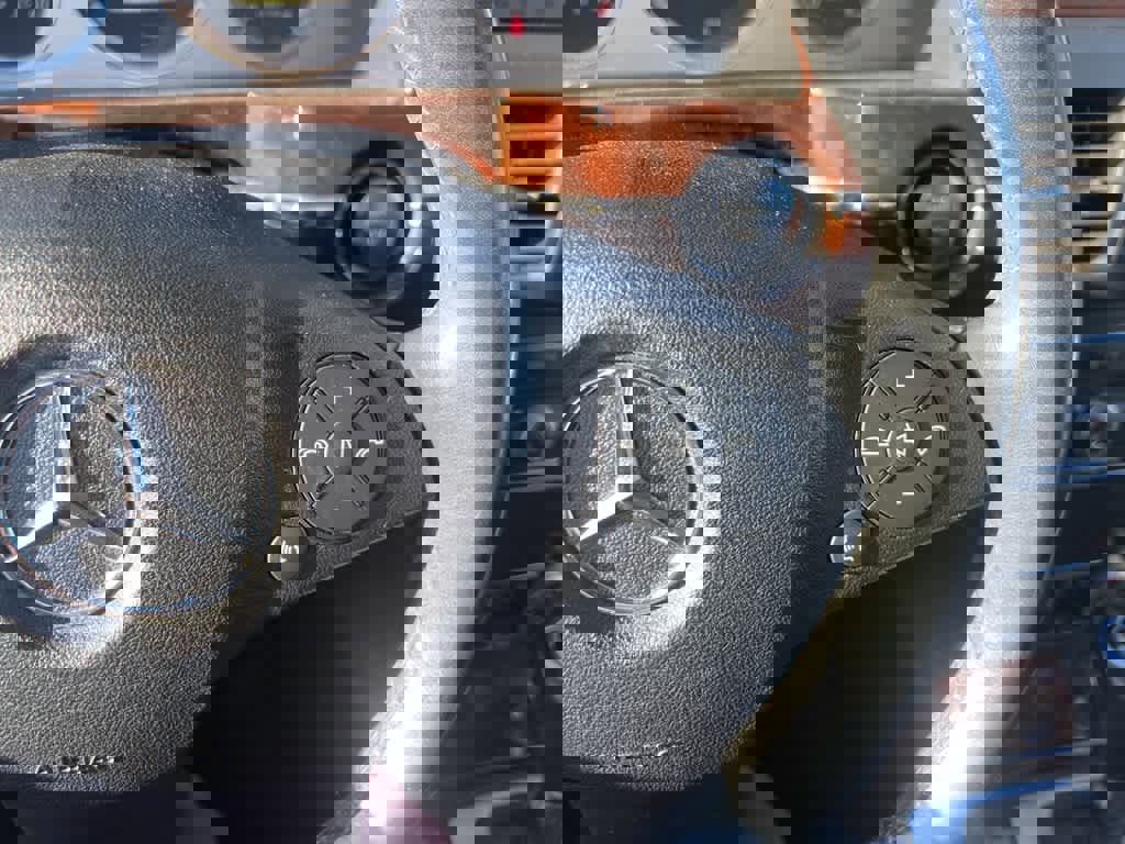 Used 2012 Mercedes-Benz GLK 350 2WD image 7