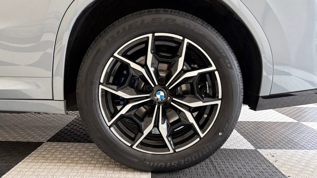 Used 2024 BMW X4 xDrive30i AWD/4WD image 13