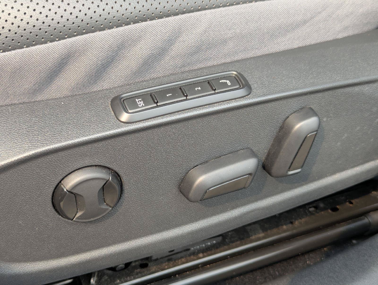 Certified 2024 Volkswagen ID.4 Pro S AWD/4WD image 28