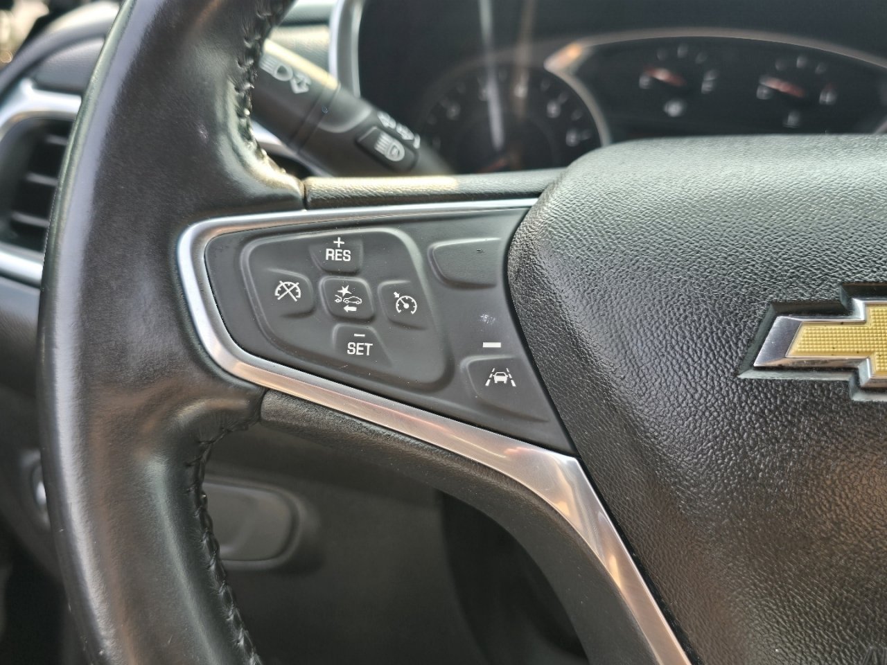 Used 2019 Chevrolet Equinox LT FWD image 22