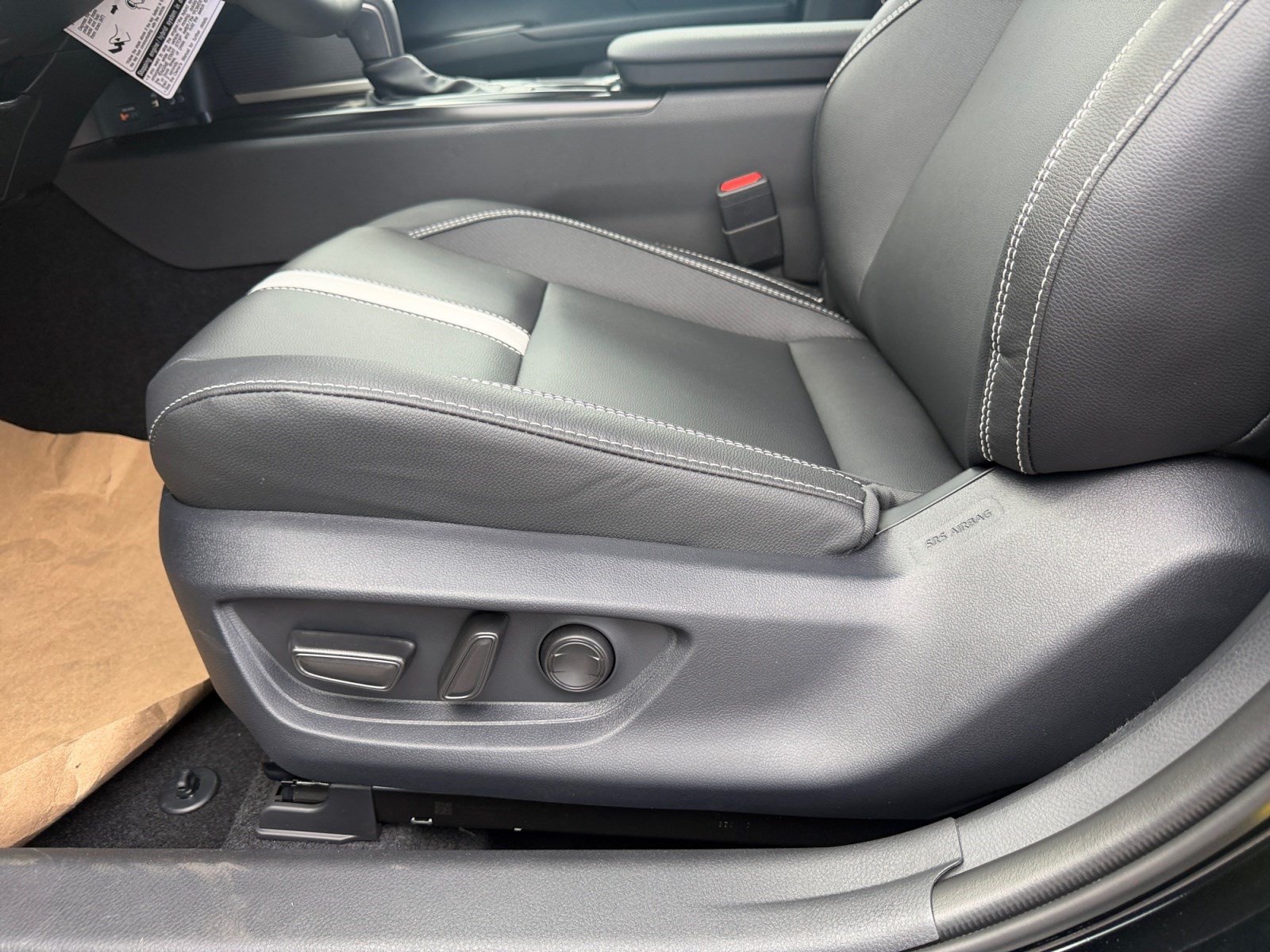 New 2026 Toyota Camry Hybrid w/ Convenience Package FWD image 14