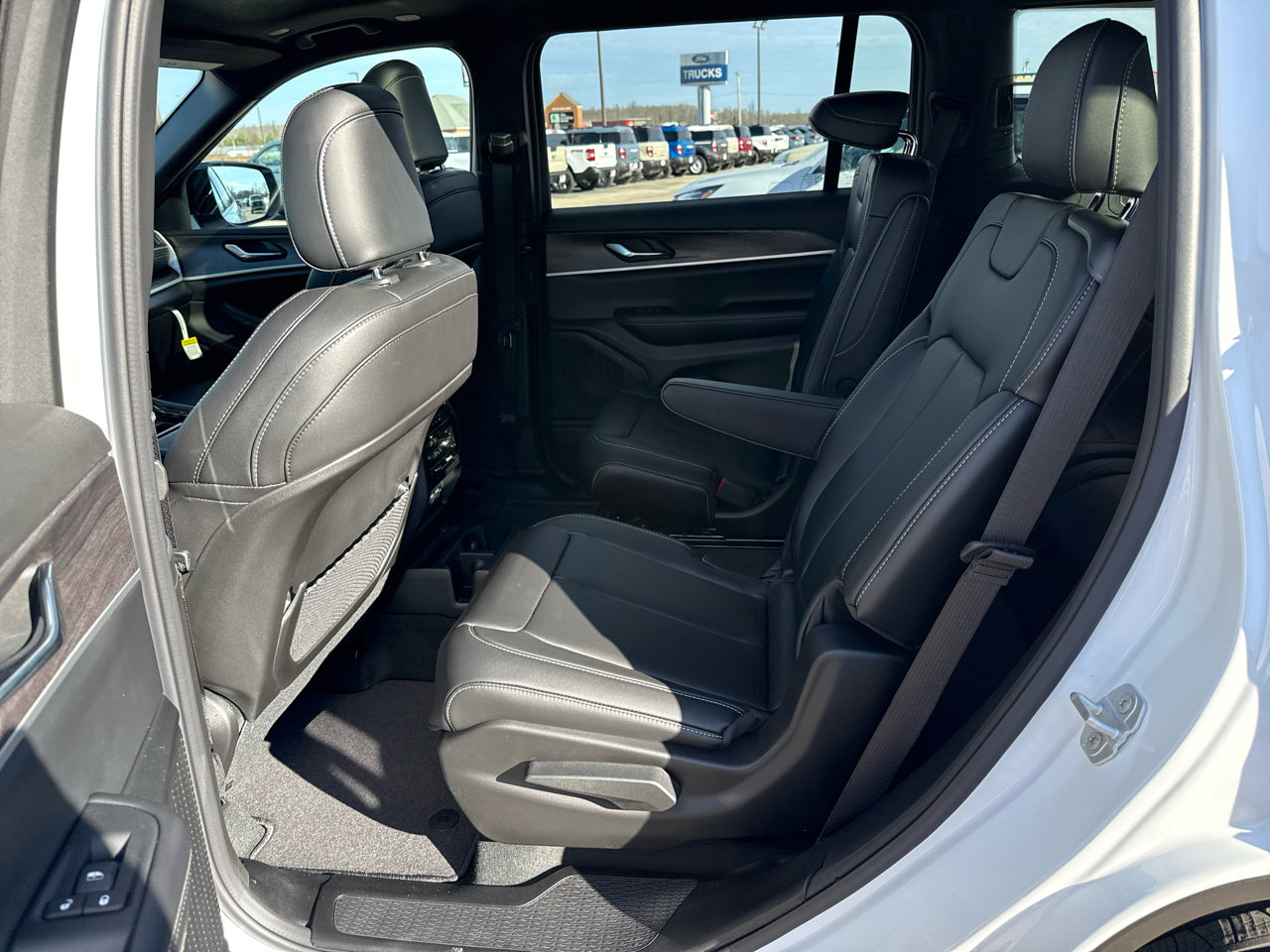 New 2025 Jeep Grand Cherokee L Limited image 26