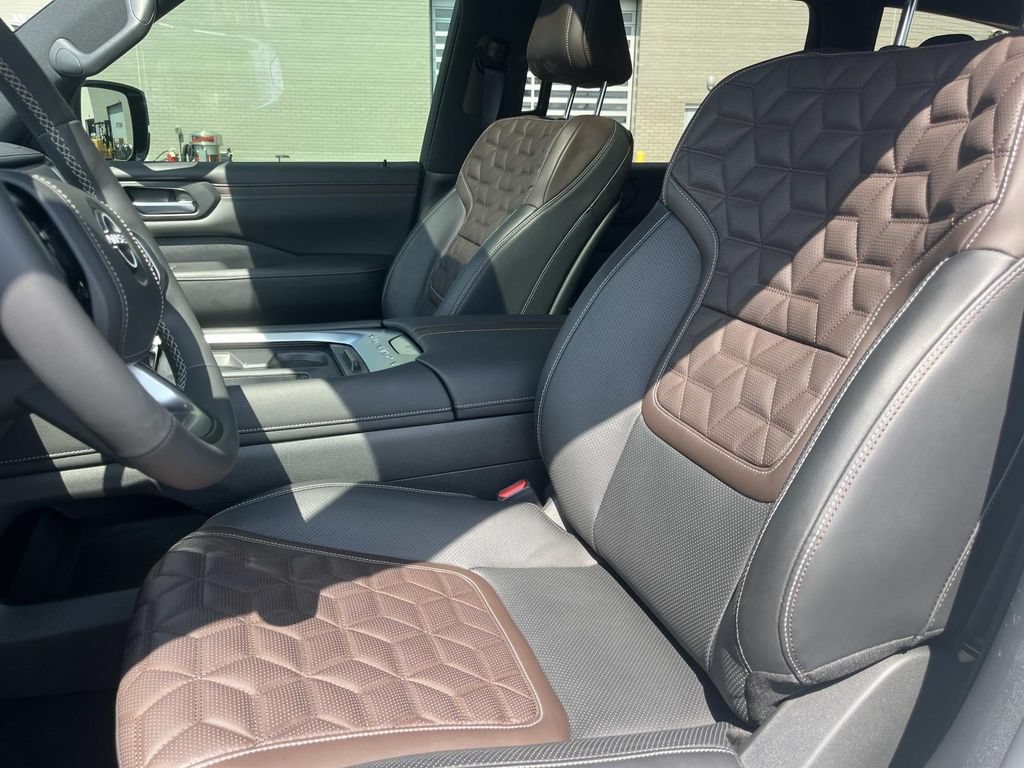 Used 2025 Nissan Armada Platinum Reserve w/ Convenience Package AWD/4WD image 28
