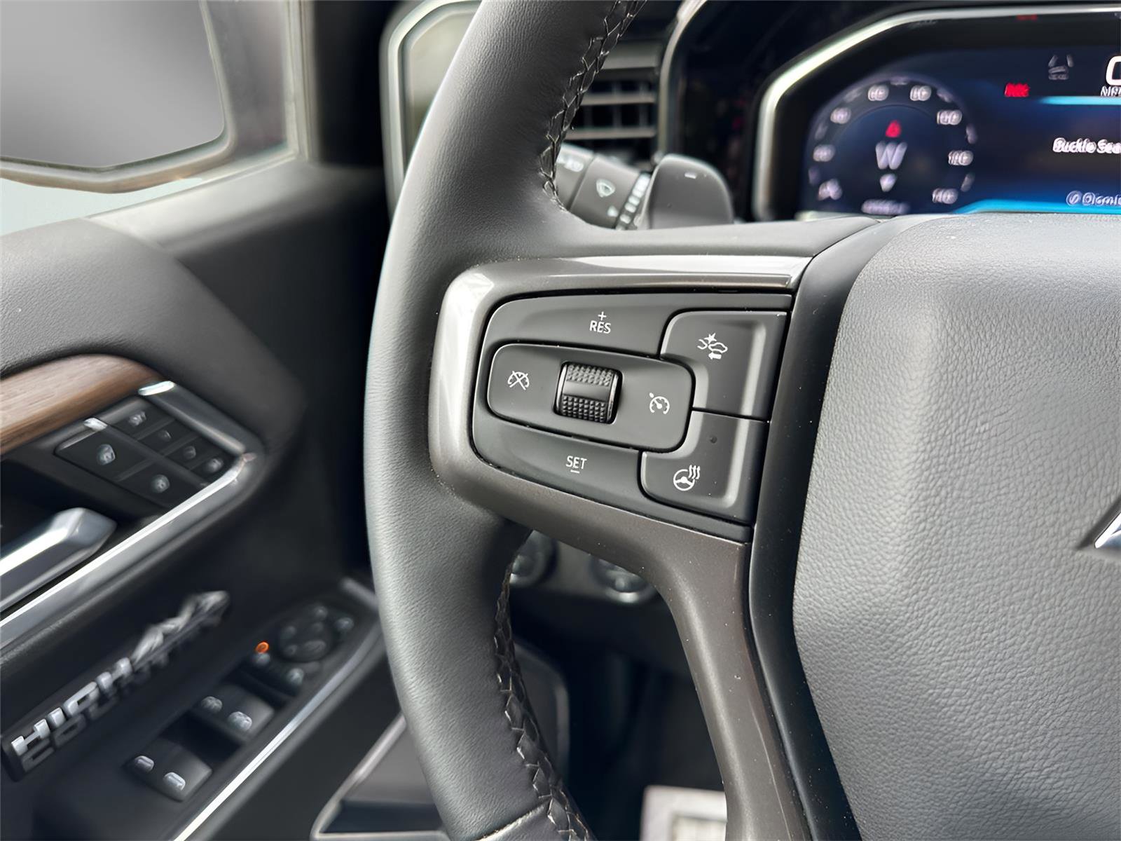 Used 2024 Chevrolet Silverado 1500 High Country w/ High Country Premium Package image 32