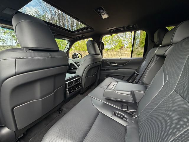 New 2026 Lexus LX 600 4WD w/ Interior Upgrade Package image 26