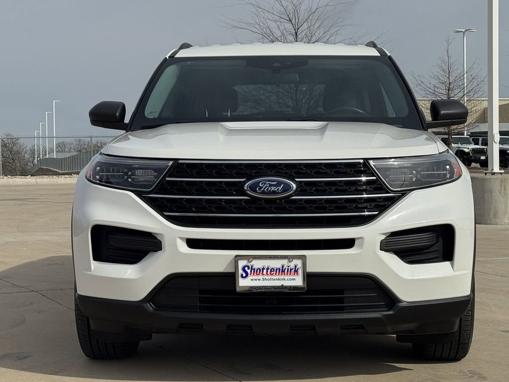 Used 2023 Ford Explorer XLT image 7