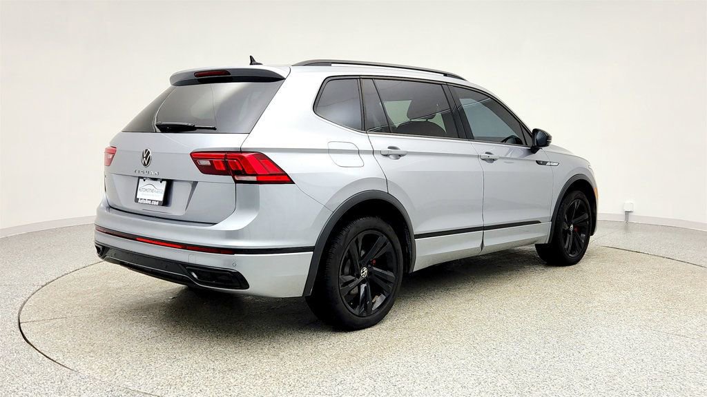 Used 2024 Volkswagen Tiguan SE R-Line image 5
