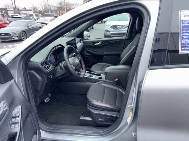 Used 2024 Ford Escape ST-Line w/ Tech Pack #1 AWD/4WD image 22