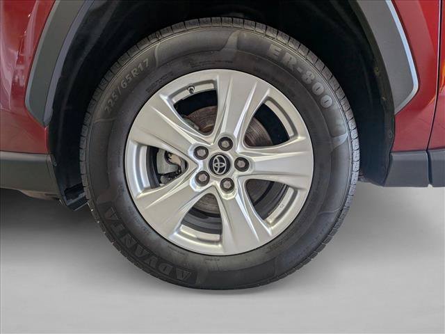 Used 2019 Toyota RAV4 XLE w/ Convenience Package FWD image 24