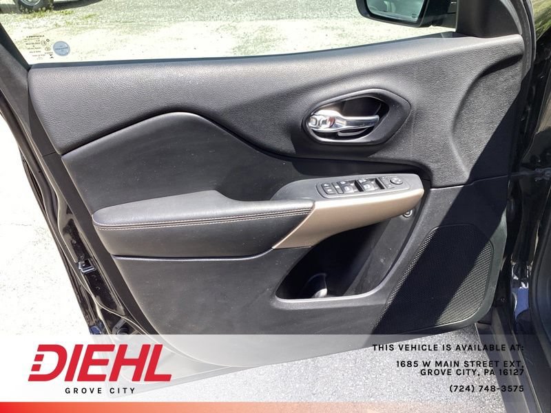 Used 2017 Jeep Cherokee Limited AWD/4WD image 21