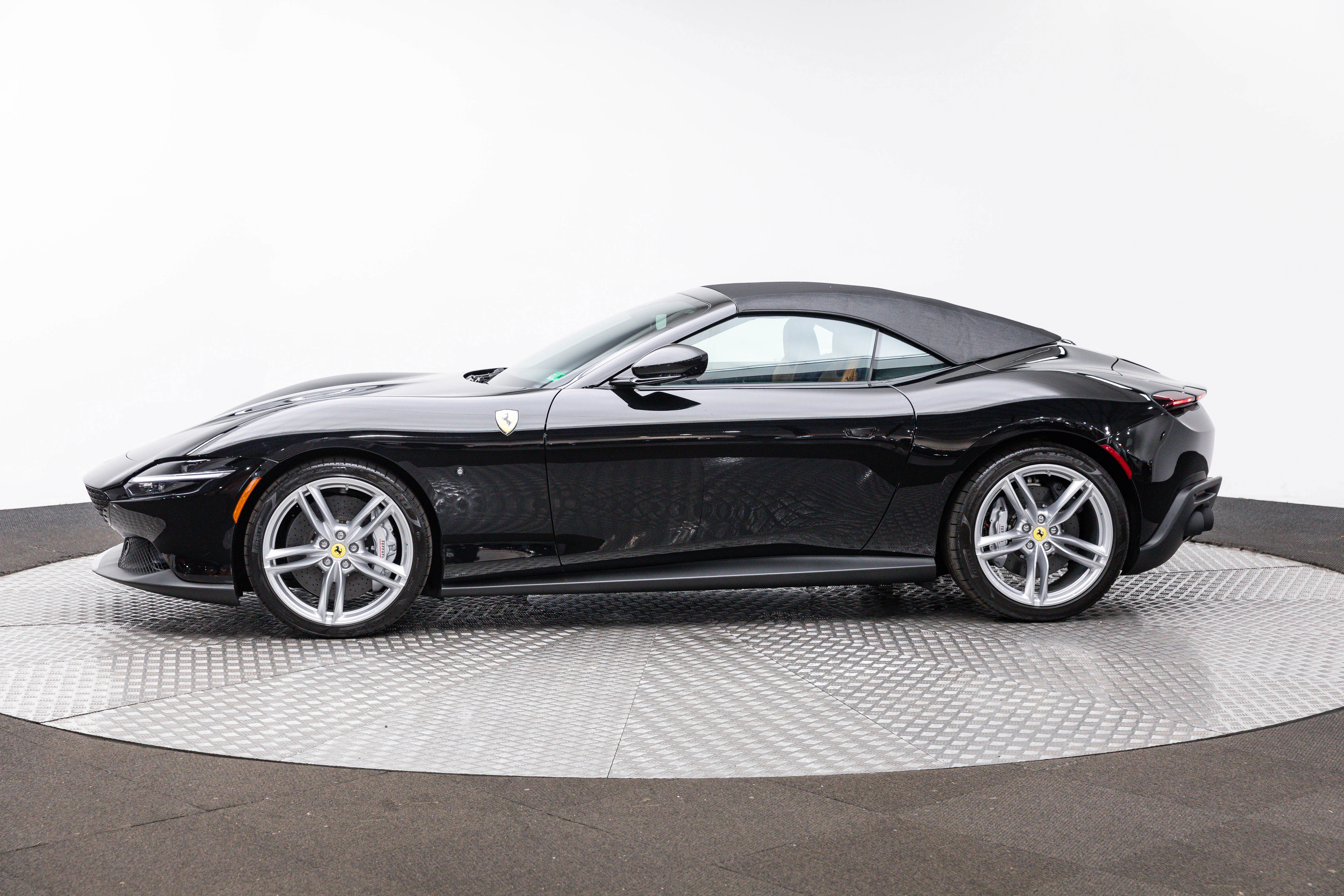 Certified 2026 Ferrari Roma Spider image 63