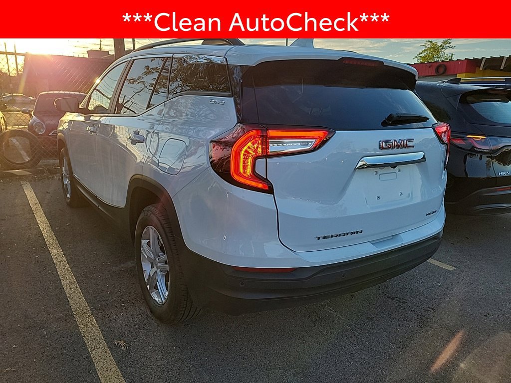 Used 2024 GMC Terrain SLE w/ Driver Convenience Package AWD/4WD image 4
