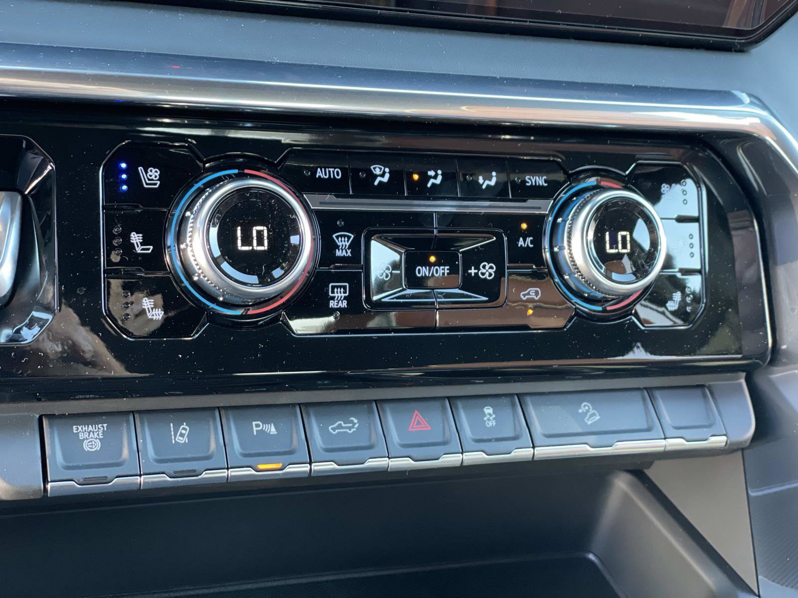 New 2026 GMC Sierra 2500 Denali Ultimate image 17