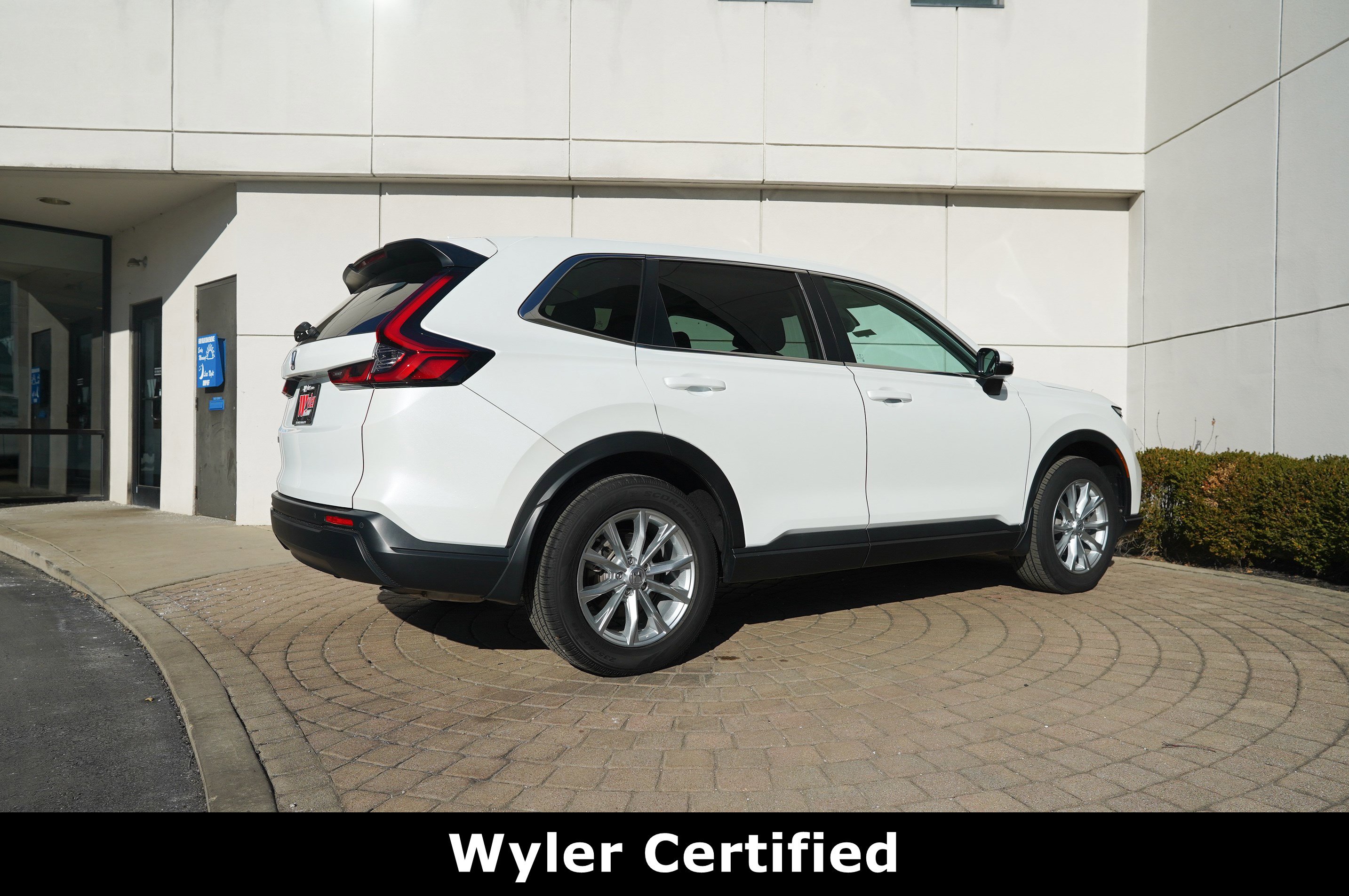 Used 2024 Honda CR-V EX-L image 3