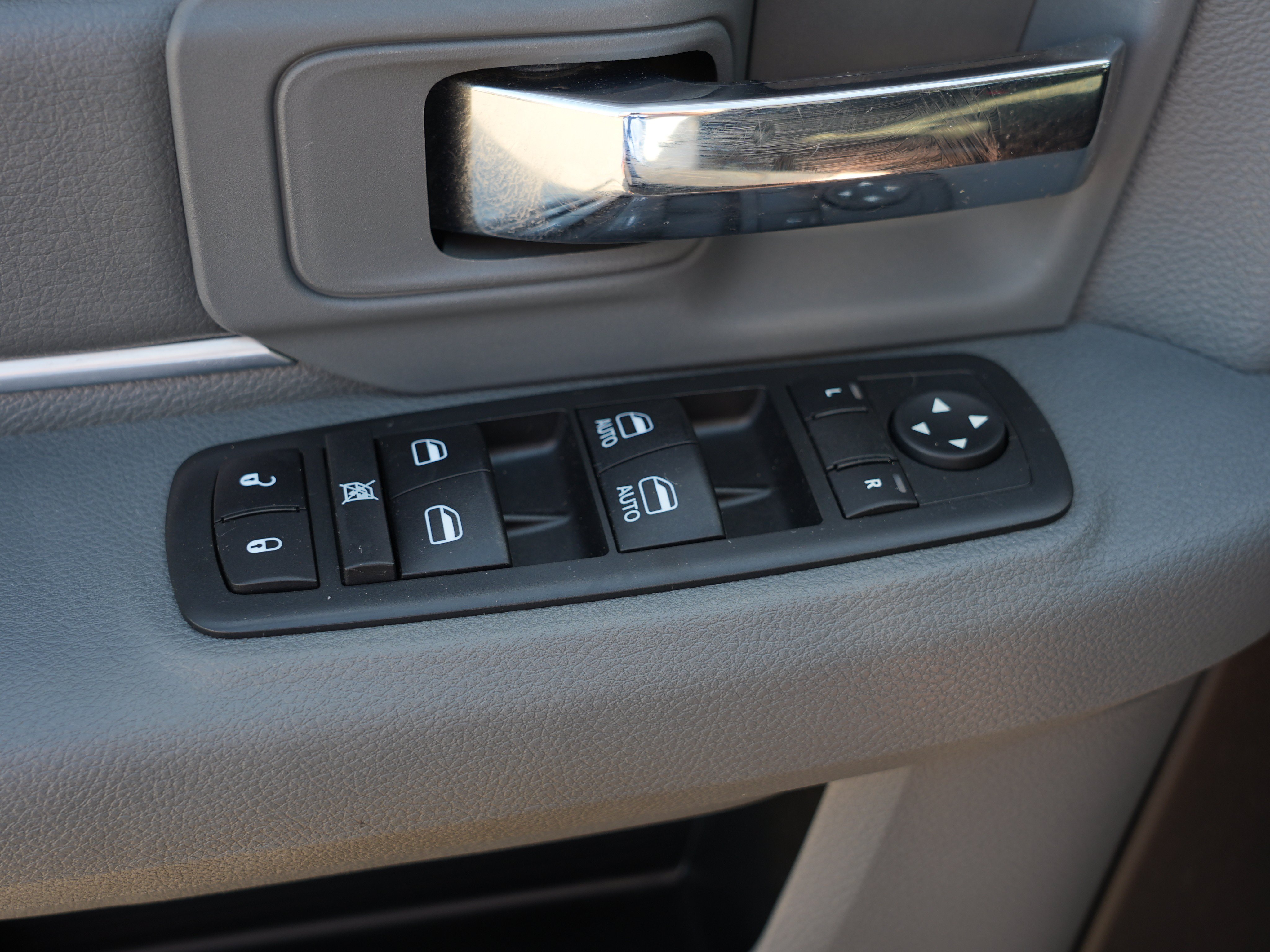 Used 2019 RAM 1500 Warlock AWD/4WD image 17