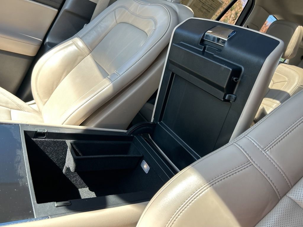 Used 2022 Lincoln Aviator Reserve w/ Elements Package Plus image 37