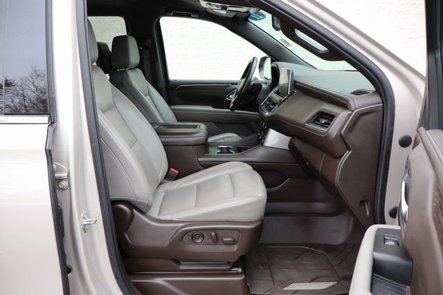 Used 2021 Chevrolet Tahoe LT w/ Luxury Package image 40