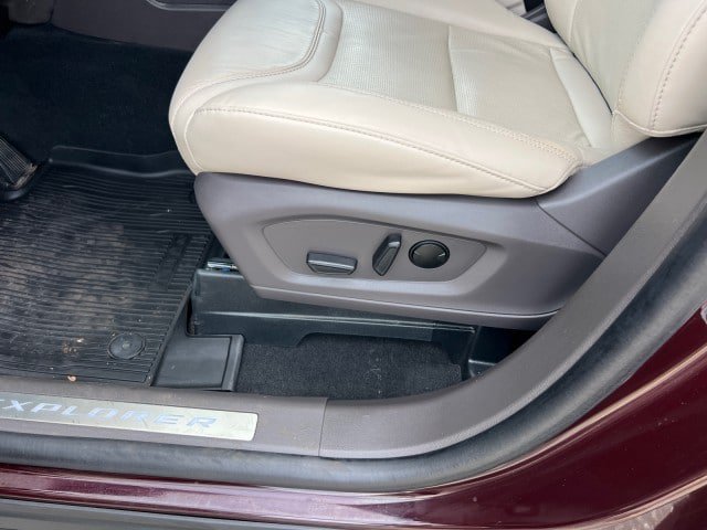 Certified 2023 Ford Explorer Platinum w/ Technology Package AWD/4WD image 7
