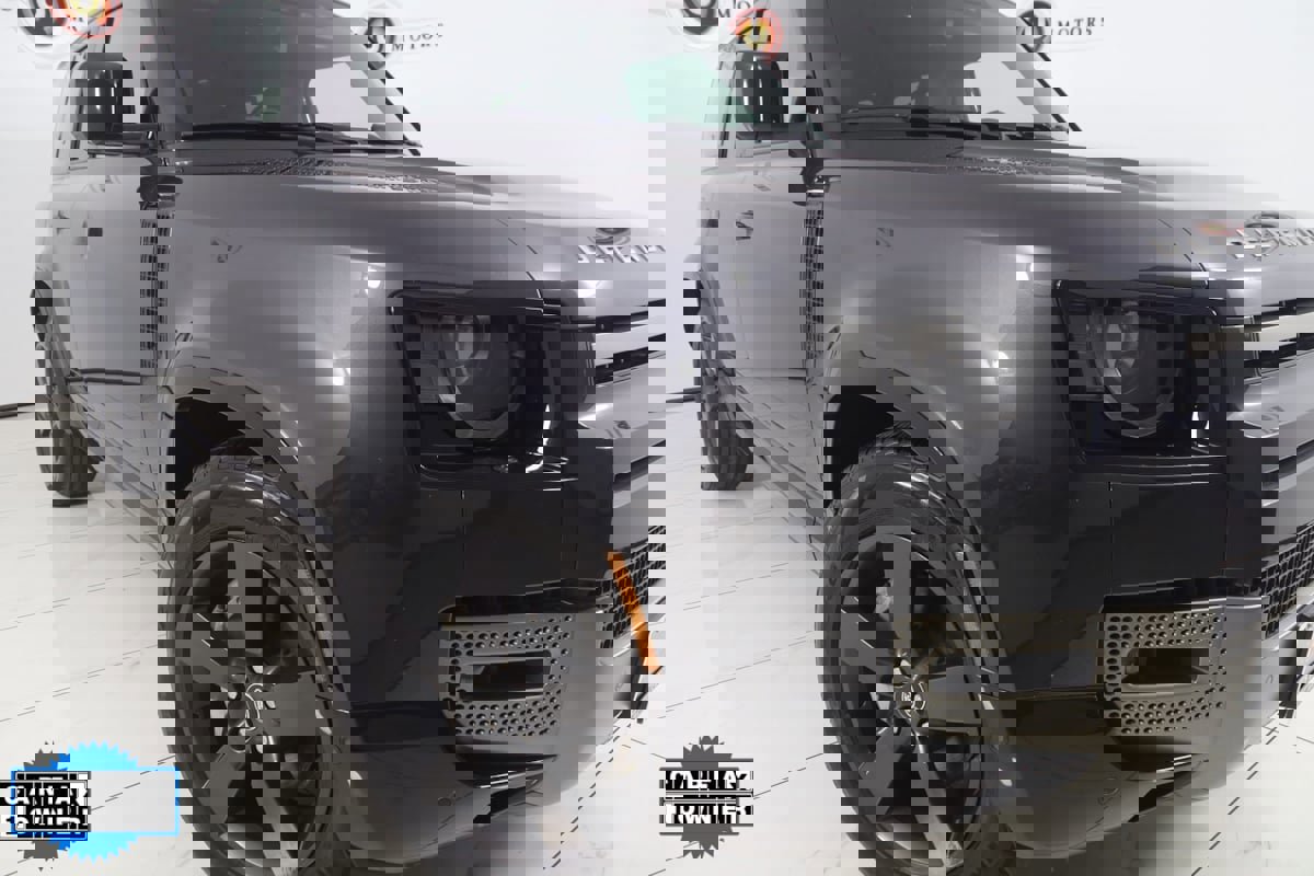 Used 2024 Land Rover Defender 110 X-Dynamic SE image 16